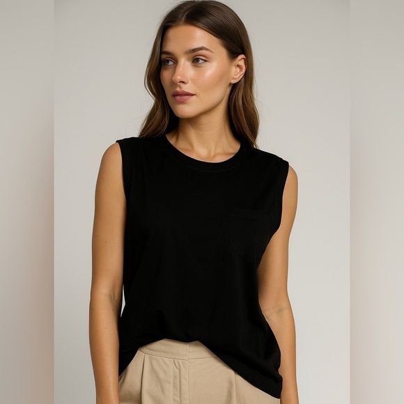 Old Navy Tops - Old Navy Black Sleeveless Fitted Tank Top
